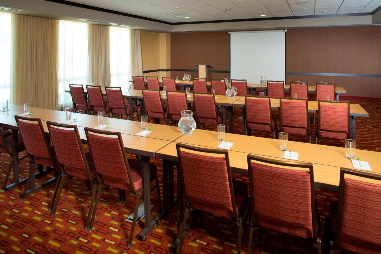 Courtyard By Marriott Dallas Midlothian At Midlothian Conference Center Exterior foto