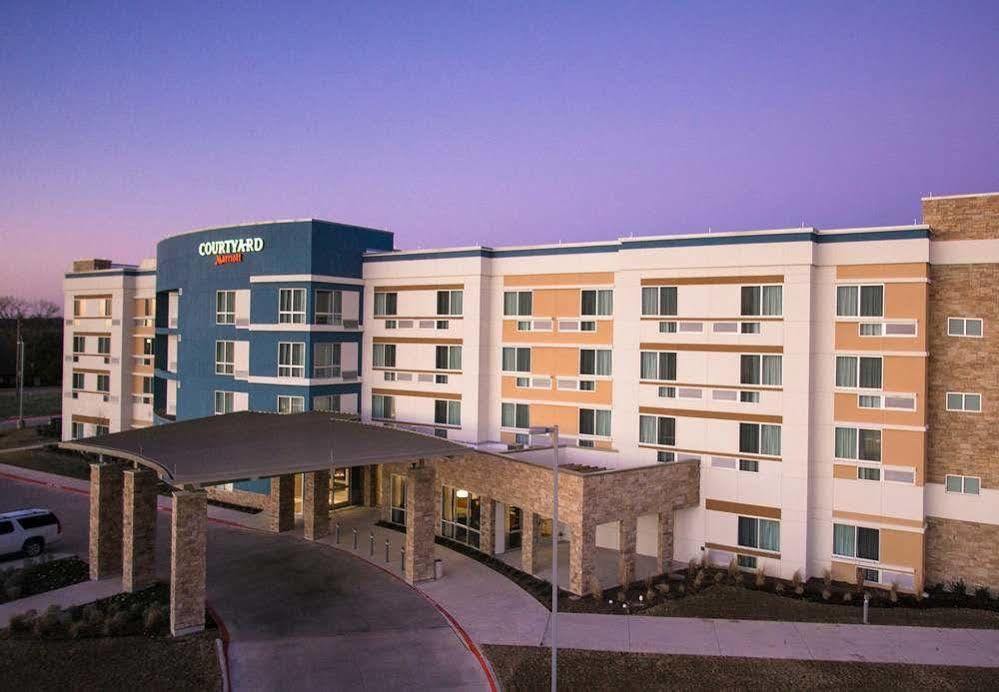 Courtyard By Marriott Dallas Midlothian At Midlothian Conference Center Exterior foto