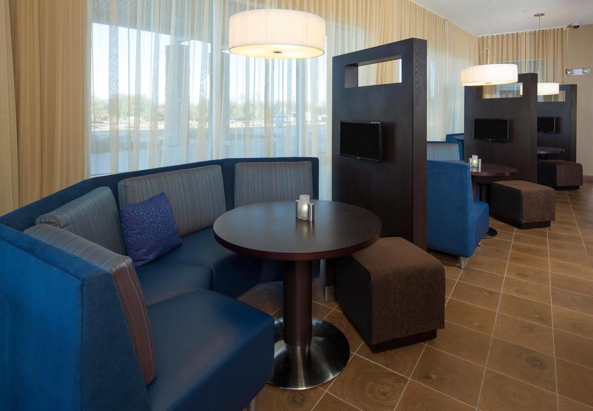 Courtyard By Marriott Dallas Midlothian At Midlothian Conference Center Exterior foto